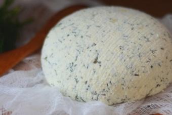 Домашно сирење „Сулугуни“ и „Адигеј“